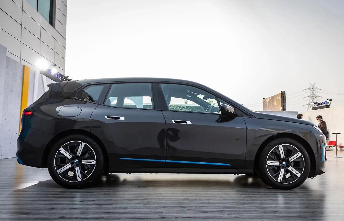 BMW iX Maintenance Cost in India